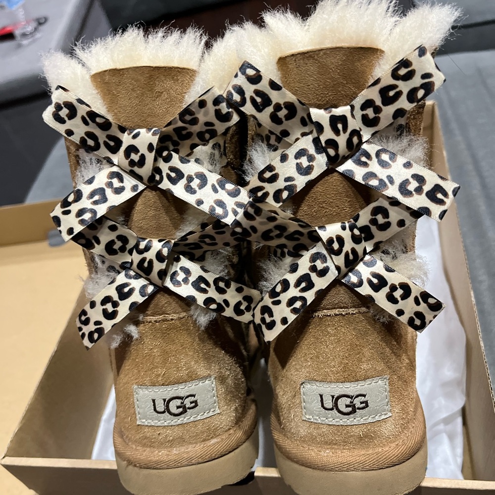 UGG Bailey Bow Leopard Tan boots, Comfy and cute!